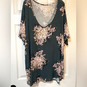 Maurice’s Plus 24/7 Vneck Green with Floral Tunic Tee